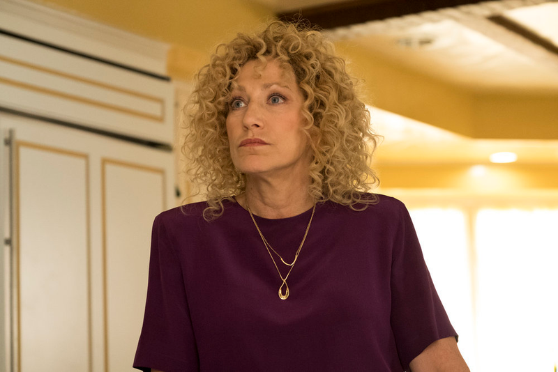 Edie Falco as Leslie Abramson (Photo: Justin Lubin/NBCUniversal)